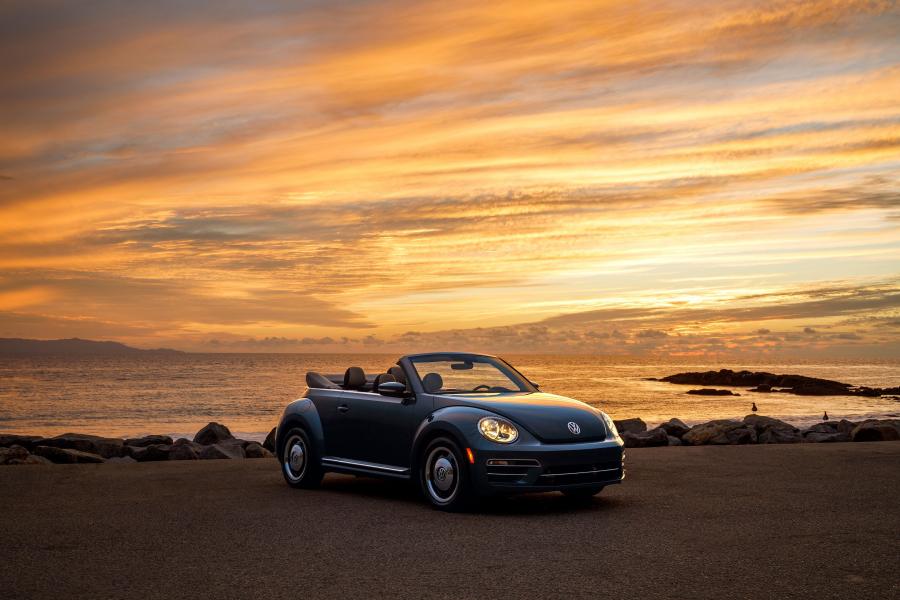  Volkswagen Beetle Turbo Convertible 2016 года  (NA) (фото 12 из 15)